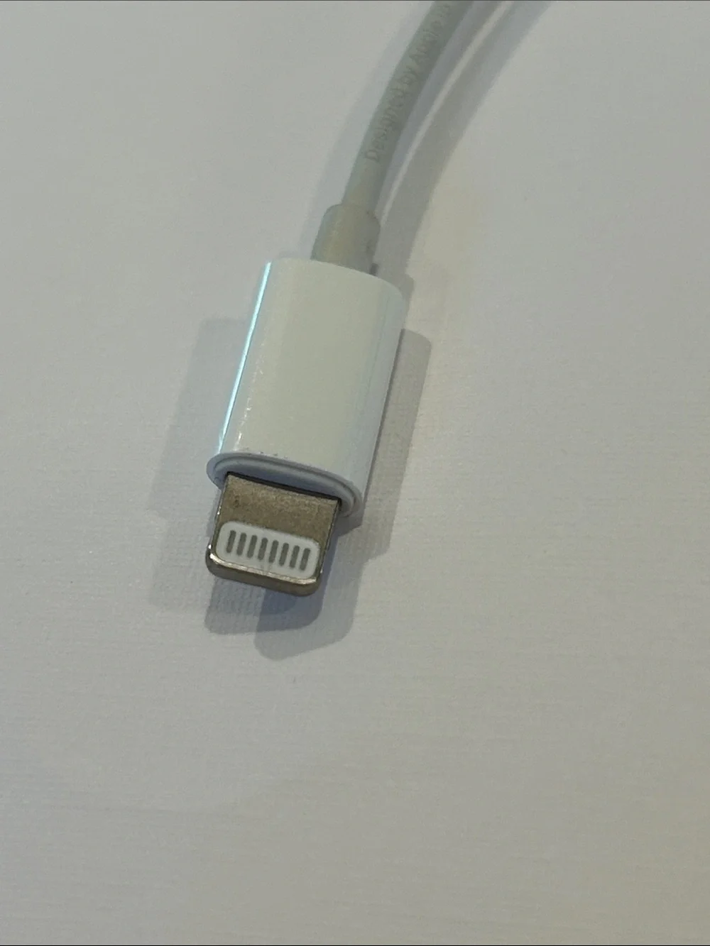 Apple lightning to 3.5 mm headphone jack adapter